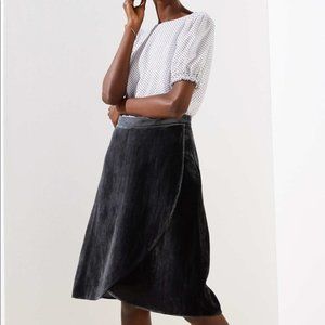 Loft Crushed Velvet Wrap Skirt NWOT - Size 00P